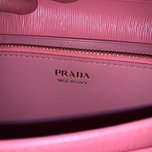 NWOT Prada Pink Saffiano Leather Wallet - Picture 8 of 8
